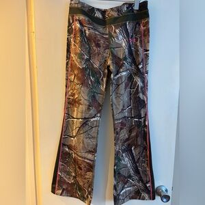 Under Armour Infrared Realtree Brown and Green Camo pants with Pink Trim